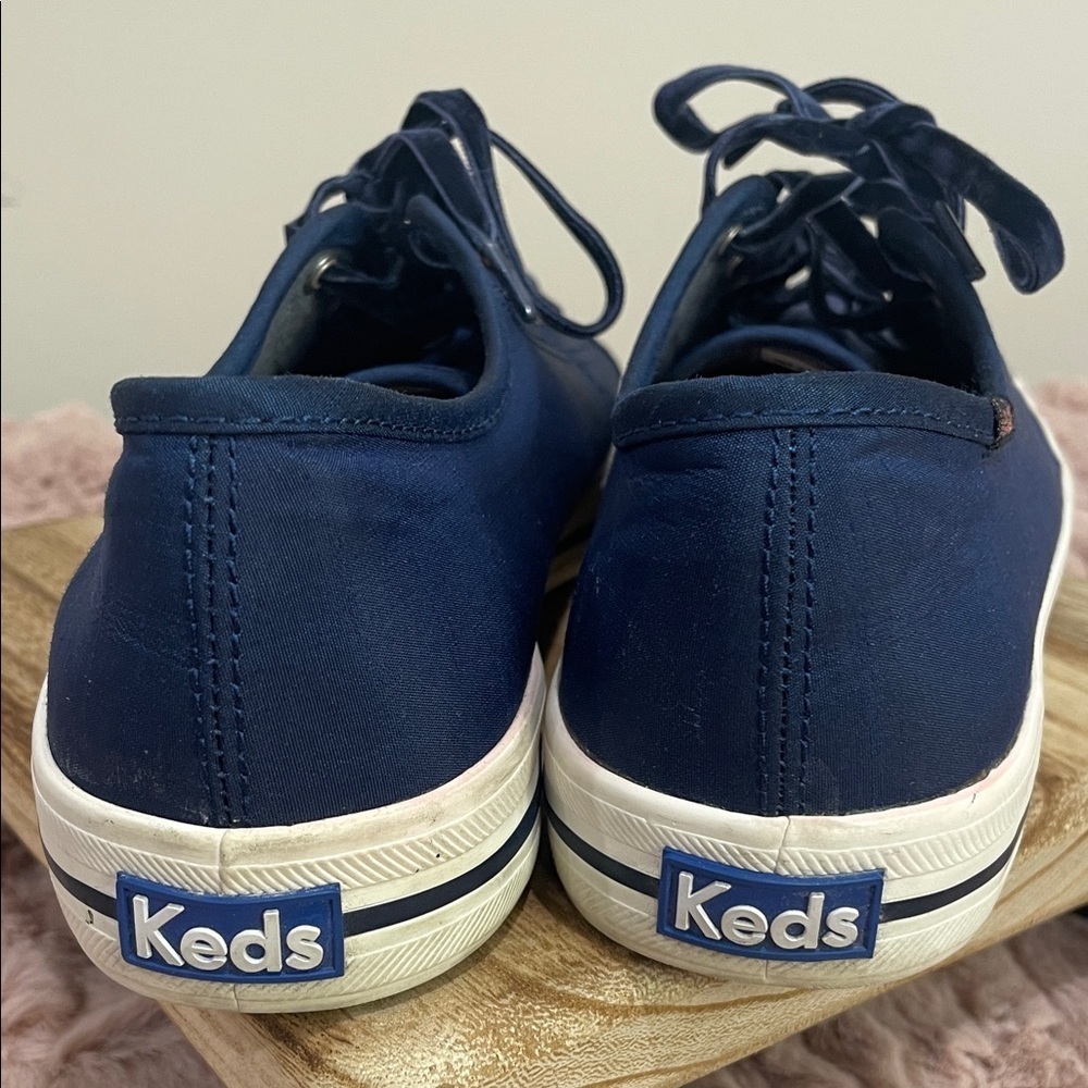 Keds Women’s fancy silk Navy Blue sneakers, velvet laces, size 6.5 - Picture 6 of 8